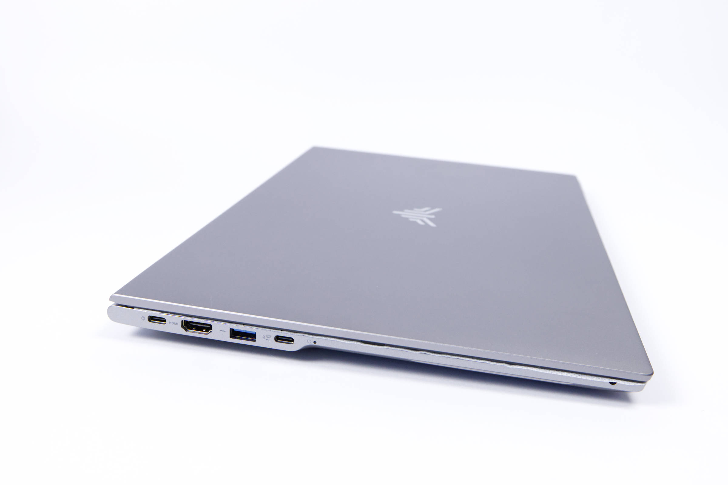 ACEMAGIC RX16 Anschlüsse links ACEMAGIC RX16 Anschlüsse links