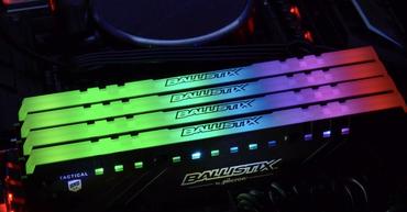 Crucial Ballistix Tactical Tracer RGB DDR4 RAM mit RGB-Beleuchtung