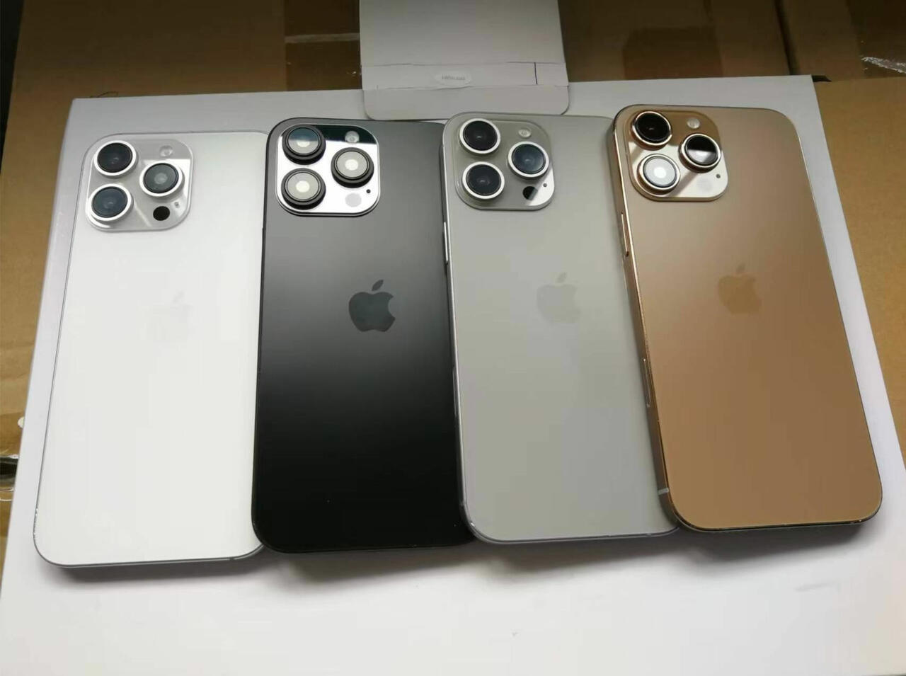 Apple iPhone 16 Lineup Dummies   Bild © @markgurman auf X