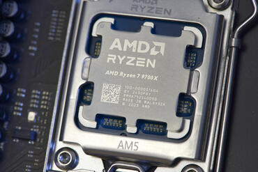 AMD Ryzen 7 9700X CPU im AM5 Sockel 2