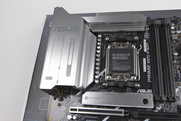 ASUS PRIME X870 P WIFI Sockel und Spannungswandler Kühler