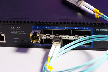 Unterschiede zwischen SFP+ und RJ 45 Ports