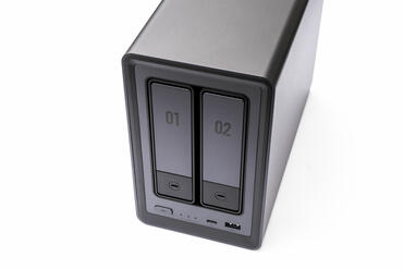 Ugreen NASync DXP2800 Front