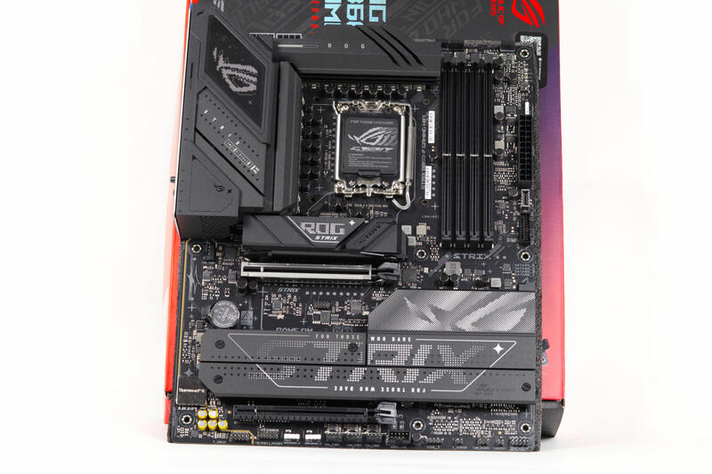 ASUS ROG STRIX B860-F Gaming WIFI im Test - Neues B860-Mainboard getestet