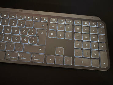 Logitech Keys S for Mac Beleuchtung rechts