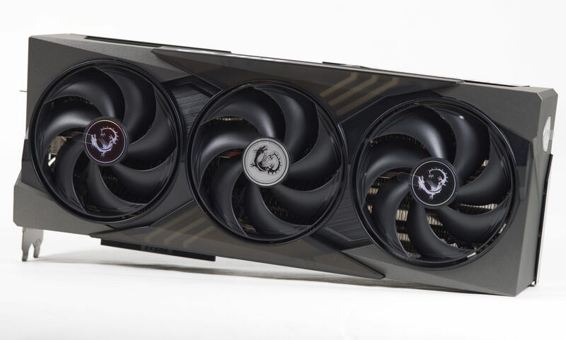 GeForce RTX 5090 im Test - Review der MSI Gaming Trio OC-Grafikkarte