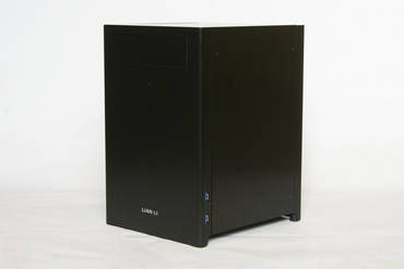 Lian Li PC-Q27B Front